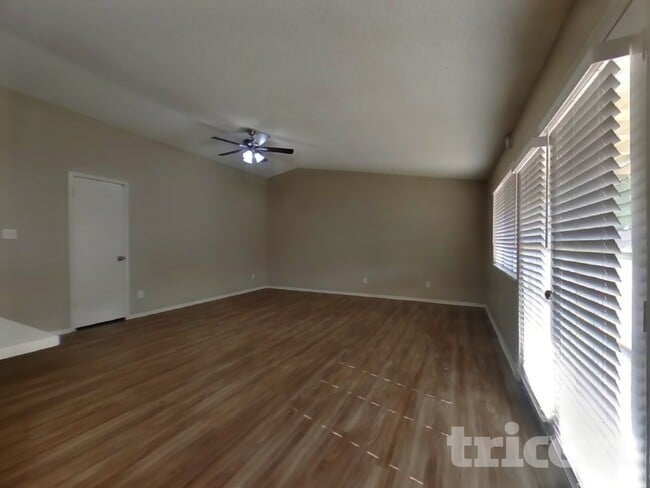 13601 N 41st St in Phoenix, AZ - Building Photo - Building Photo