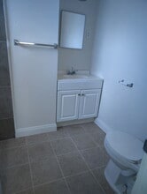 950 S Thompson St in Hemet, CA - Foto de edificio - Building Photo