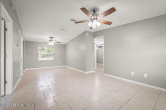 7945 Herlong Rd in Jacksonville, FL - Building Photo - Building Photo