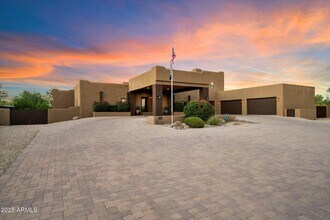 5630 E Peak View Rd in Cave Creek, AZ - Building Photo - Building Photo