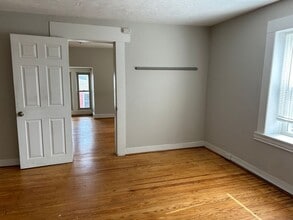 136 S Main St in Spring Grove, PA - Building Photo - Building Photo