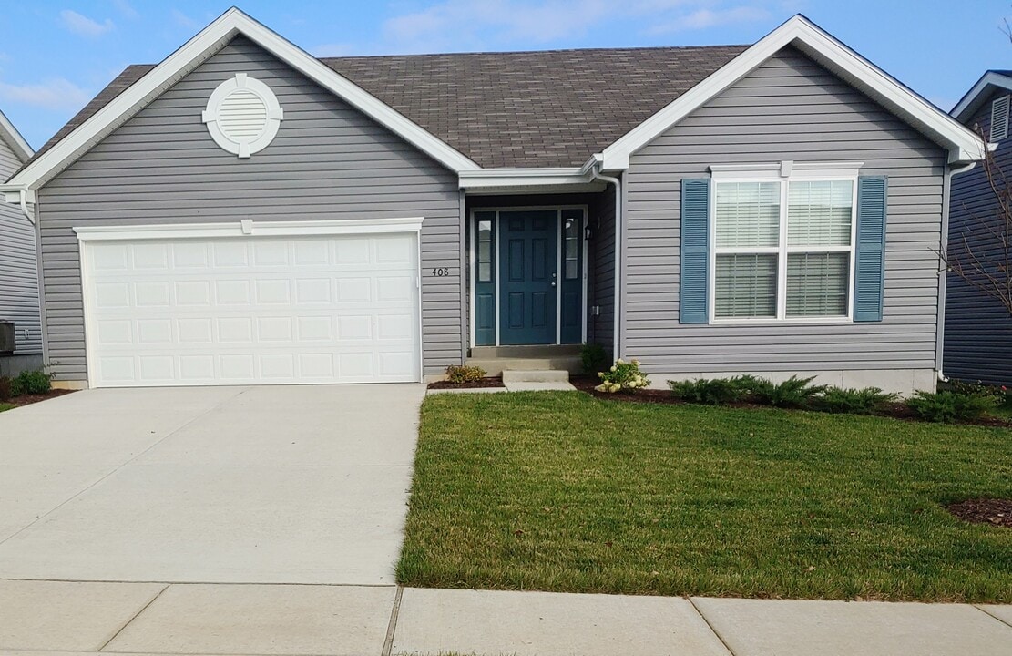 408 Westhaven View Ct in Wentzville, MO - Building Photo