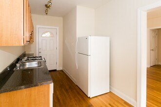 665 W Cornelia Ave, Unit N3 in Chicago, IL - Foto de edificio - Building Photo