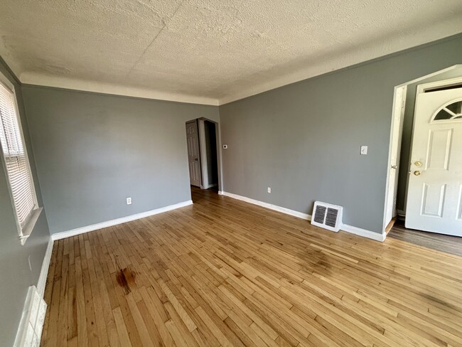 20300 Gilchrist St in Detroit, MI - Building Photo - Building Photo