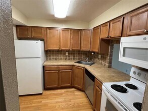 2760 Coconut Bay Ln, Unit 237 in Sarasota, FL - Foto de edificio - Building Photo