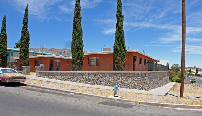 1200 N Virginia St in El Paso, TX - Foto de edificio - Building Photo