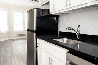 648 W Roscoe St, Unit 646-3N in Chicago, IL - Building Photo - Building Photo
