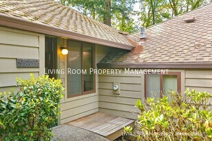 9809 SW 49th Ave in Portland, OR - Building Photo