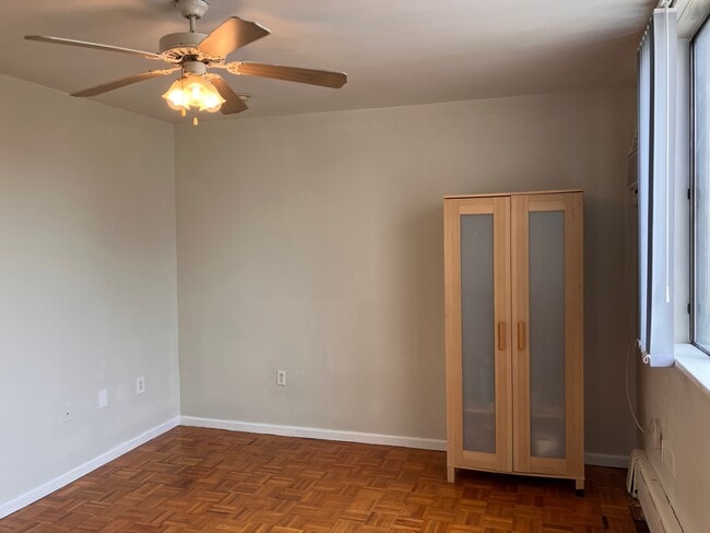 121 20th St, Unit Apartment 1