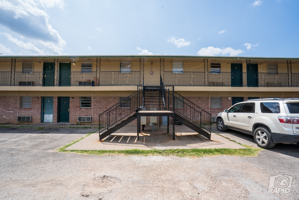 608 W Avenue M in San Angelo, TX - Building Photo