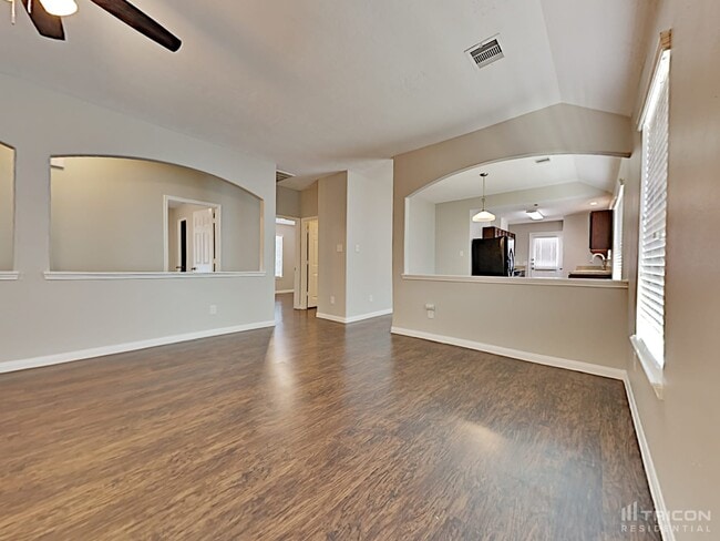 2439 High Island Way in Houston, TX - Building Photo - Building Photo