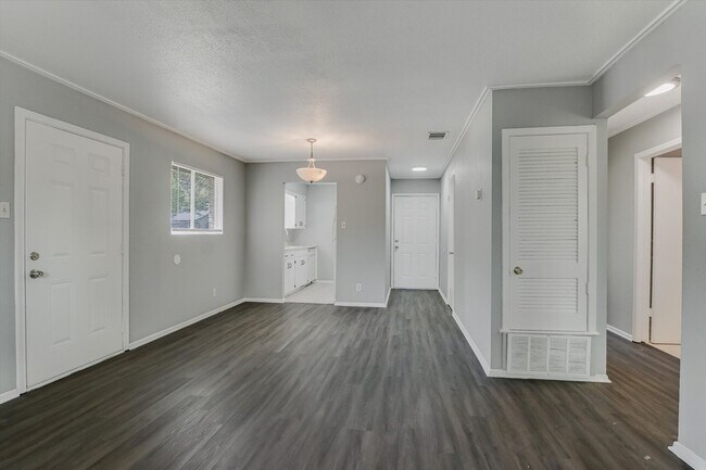 1811 Magnolia Dr in Round Rock, TX - Building Photo - Building Photo