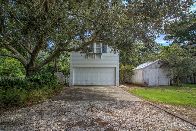 913 Front St in Beaufort, NC - Building Photo - Building Photo