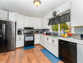 2800 Loch Dr in Winston-Salem, NC - Building Photo - Building Photo