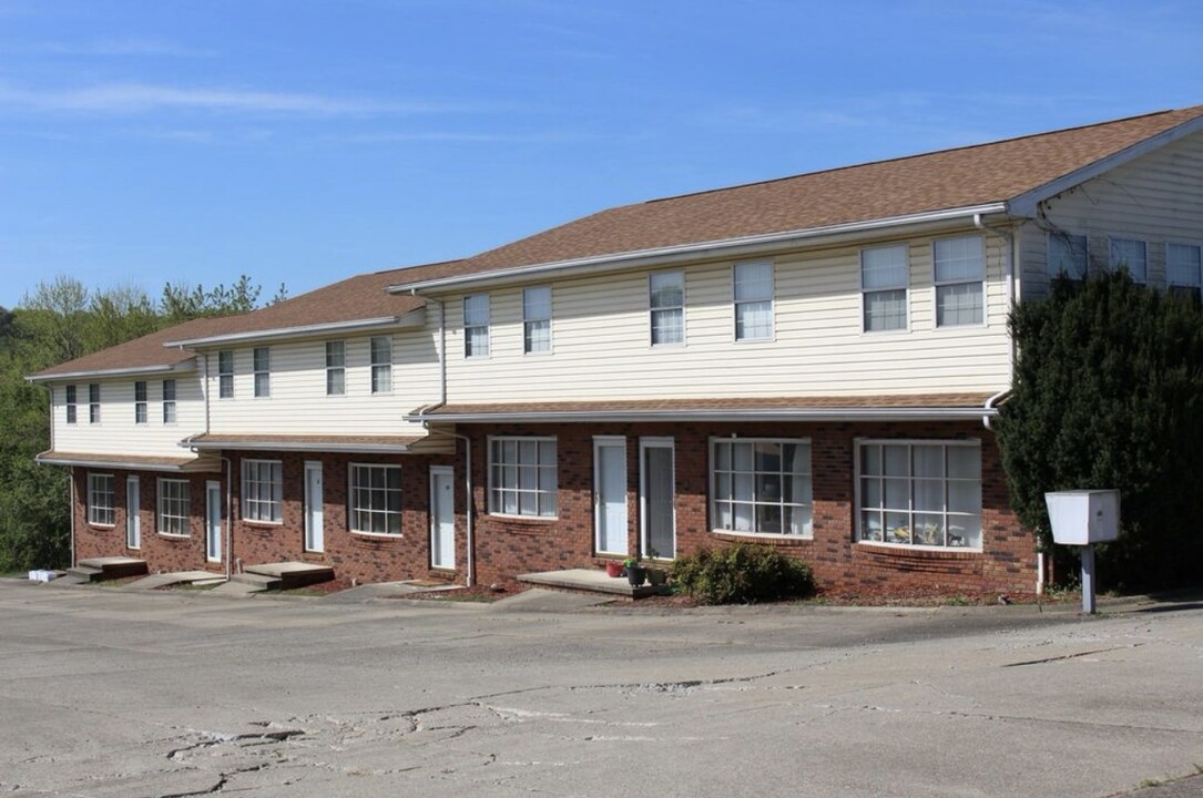 63 Park Cir in Scott Depot, WV - Building Photo