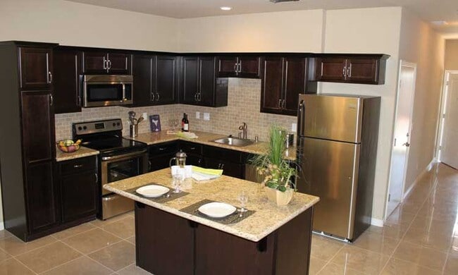 700 Bush Ave, Unit 112 in Clovis, CA - Building Photo - Building Photo
