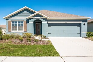 5620 Peace River Dr in Lakeland, FL - Building Photo