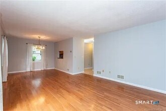 21 Norman Dr in Glastonbury, CT - Building Photo - Building Photo