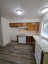 1053 W Cornell Ave in Fresno, CA - Building Photo - Building Photo