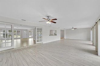 211 SE 9th Ct in Pompano Beach, FL - Foto de edificio - Building Photo