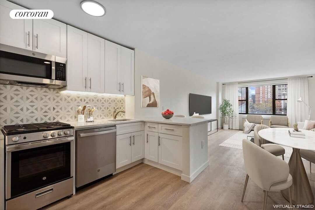 201 E 25th St in New York, NY - Building Photo