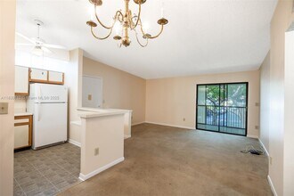 10869 W Clairmont Cir in Tamarac, FL - Building Photo - Building Photo