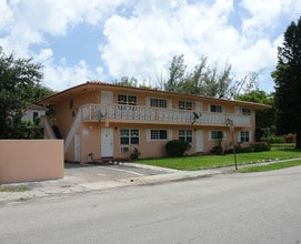 701 NE 121st St in Miami, FL - Building Photo - Building Photo