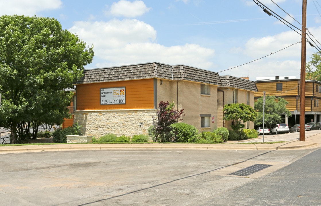 Swisher Apartments in Austin, TX - Foto de edificio