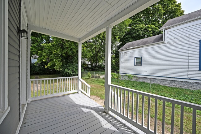 6116 Conover St, Unit 1 in Cincinnati, OH - Building Photo - Building Photo