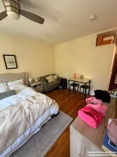 39 Hemenway St, Unit 13 in Boston, MA - Foto de edificio - Building Photo