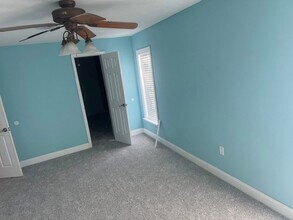 9334 Sacramento Dr in New Port Richey, FL - Foto de edificio - Building Photo