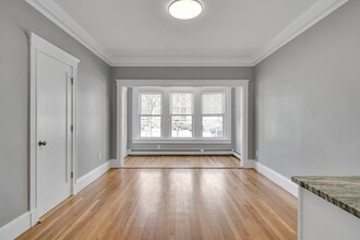 142 Sutherland Rd in Boston, MA - Foto de edificio - Building Photo