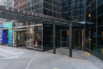 Metropolitan Tower in New York, NY - Foto de edificio - Building Photo