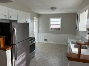 2328 Farnsley Rd in Louisville, KY - Building Photo - Building Photo