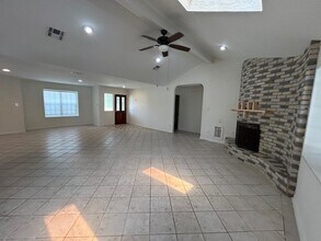 5607 Braesvalley Dr in Houston, TX - Building Photo - Building Photo