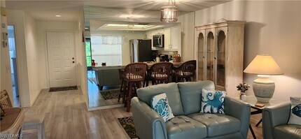 192 Fox Glen Dr in Naples, FL - Building Photo - Building Photo