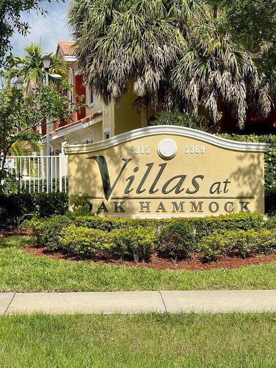 5347 SW 40th Ave in Fort Lauderdale, FL - Building Photo