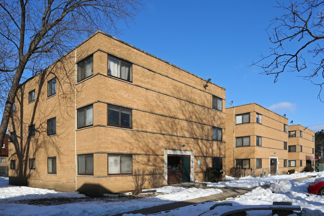 Arbor Court Apartments in Wheeling, IL - Building Photo