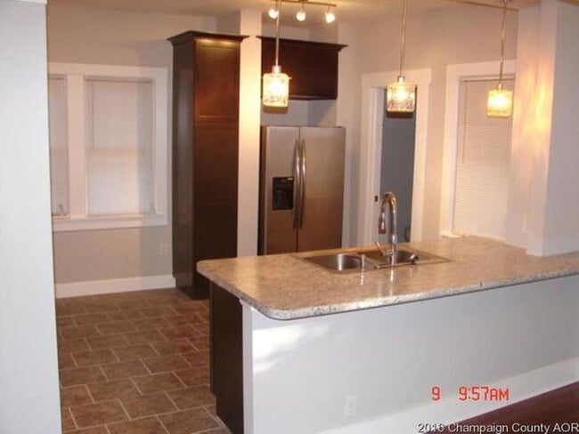 406 N Willis Ave in Champaign, IL - Building Photo - Building Photo