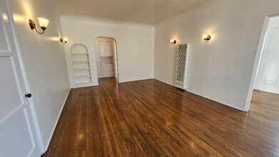 1421 Echo Park Ave in Los Angeles, CA - Foto de edificio - Building Photo