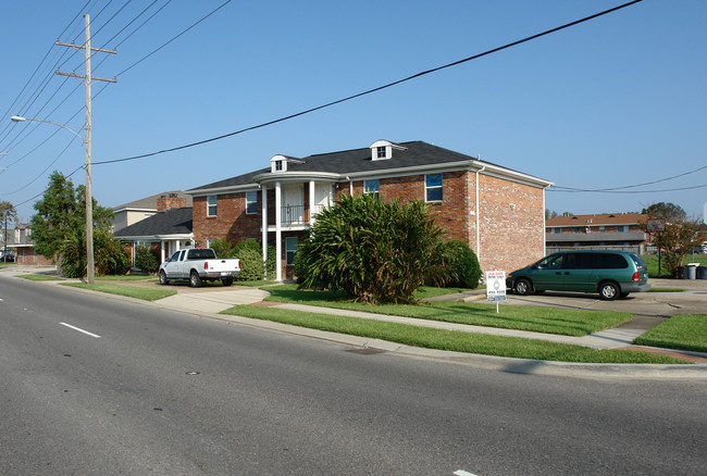 5121 W Esplanade Ave in Metairie, LA - Building Photo - Building Photo