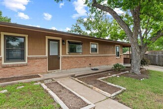 701 E 46th St in Austin, TX - Foto de edificio - Building Photo