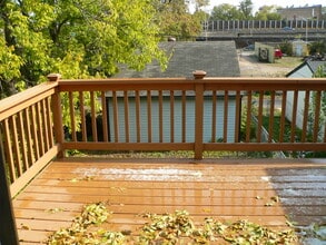 2305 Clinton Ave in Minneapolis, MN - Foto de edificio - Building Photo