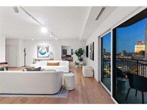1225 La Salle Ave in Minneapolis, MN - Building Photo - Building Photo