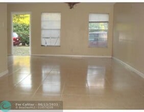 3920 Woodside Dr in Coral Springs, FL - Building Photo - Building Photo