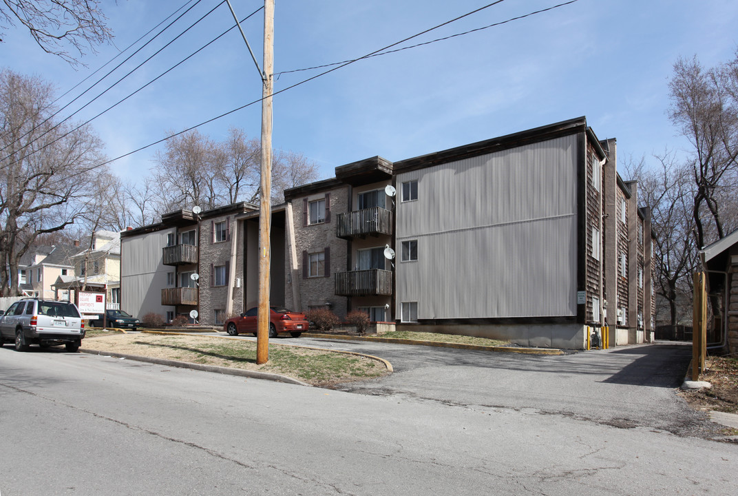 Westport Square Apartments in Kansas City, MO - Building Photo