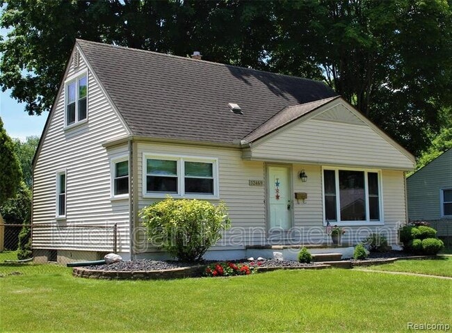 property at 32469 Rosslyn Ave