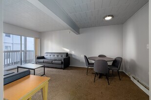 University Plaza in Ann Arbor, MI - Building Photo