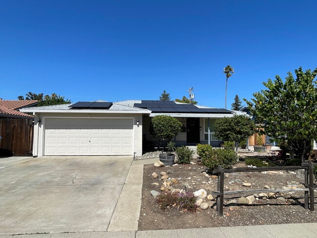 property at 5121 Montreal Dr