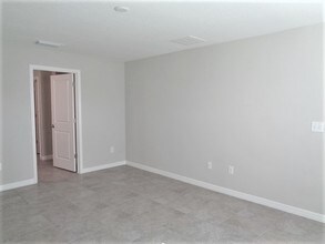 1629 Climbing Dayflower Dr in Ruskin, FL - Building Photo - Building Photo